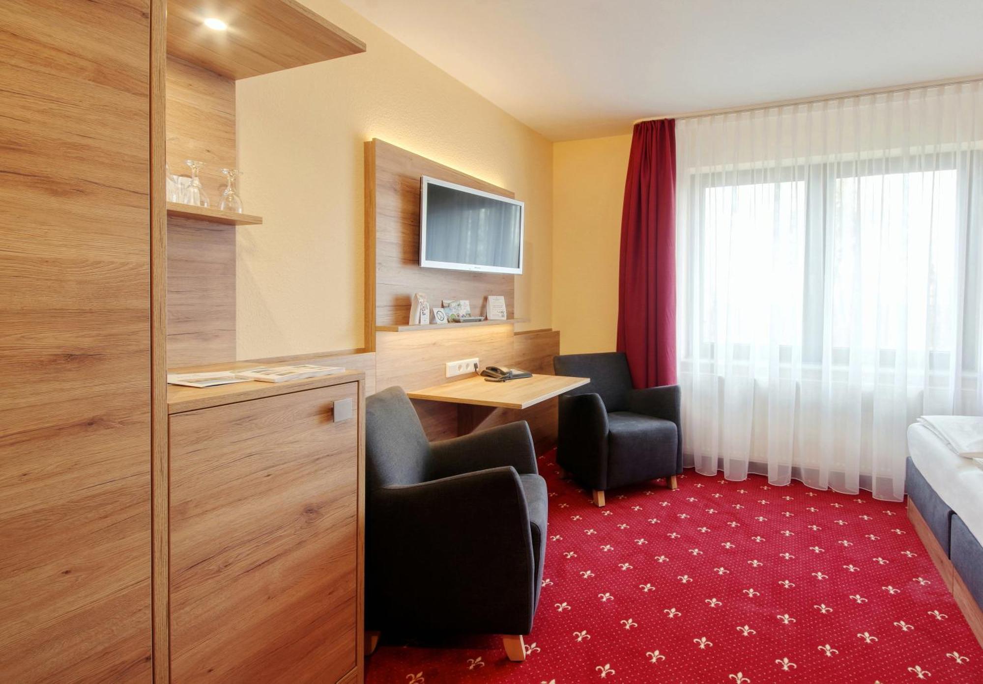 Akzent Aktiv & Vital Hotel Thueringen シュマルカルデン エクステリア 写真