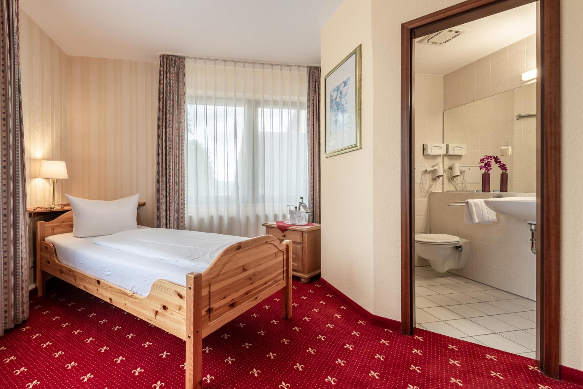 Akzent Aktiv & Vital Hotel Thueringen シュマルカルデン エクステリア 写真